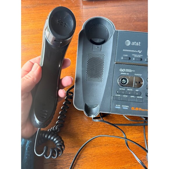 AT&T Corded Phone 5.8GHZ Digital Answering System Preowned - Picture 5 of 8